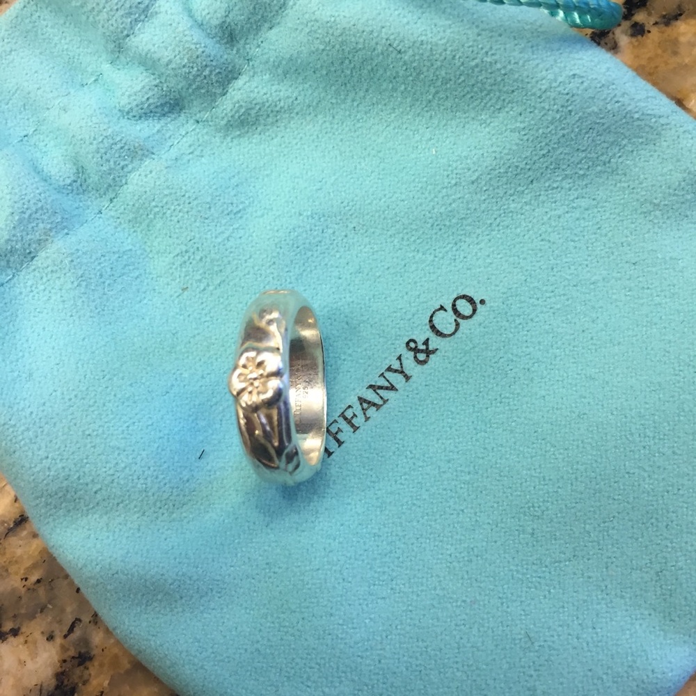 TIFFANY & CO. - Floral ring